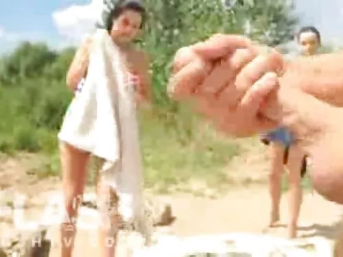 जीन्स सर्टमा लुटपाट  ...