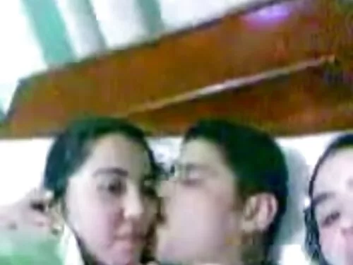 किनकी एसियाली केटीले ...